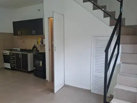 Depto Tipo Casa 3 ambientes con 2 baños