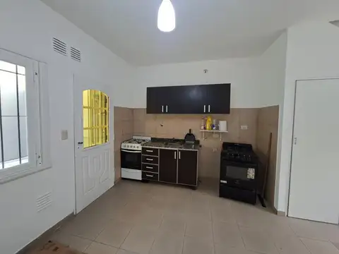 Depto Tipo Casa en Alquiler de 2 dormitorios