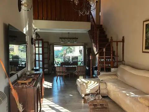 Casa en Venta en Castelar, USD 240.000