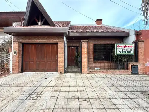 Chalet 4 ambientes en planta baja. Excelente estado