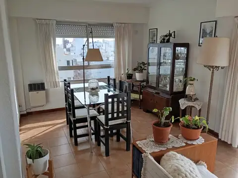 PLAZA MITRE - Torre Nijocali.- 3 amb. original excelente. Con lavadero.