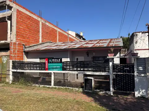 Casa a reciclar/demoler sobre lote propio de 198 m2 en Venta en Villa Ballester