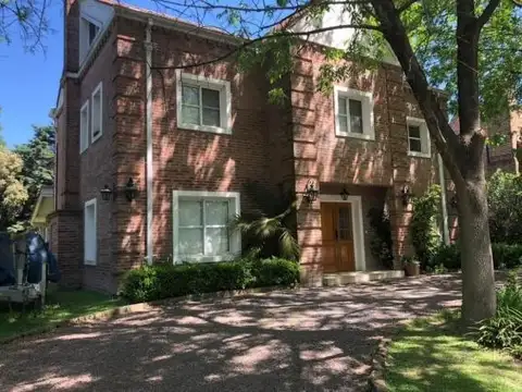 Casa 6 ambientes con 1 baño