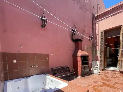 Casa en venta - 2 Dormitorios 2 Baños - Villa Devoto