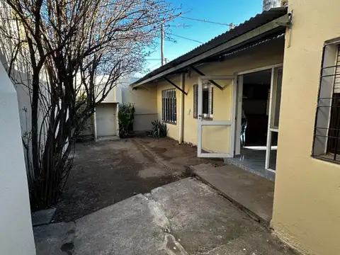 Casa 4 ambientes con 1 baño