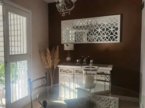 Casa en venta c/ cochera en Del Viso.