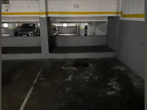 Cochera fija Alquiler edificio de cocheras seguridad 24 hs.