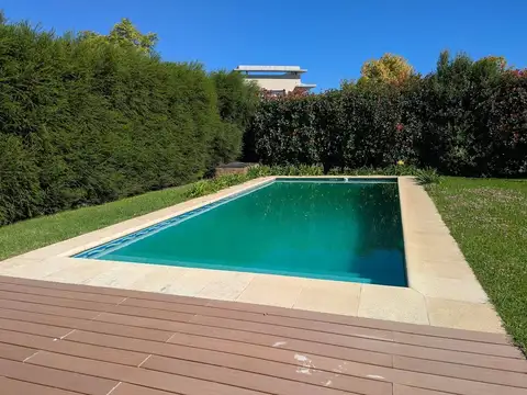 Casa 7 ambientes con 3 baños