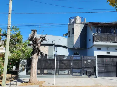 Casa - Venta - Argentina, Tres de Febrero - LA CAUTIVA 6100
