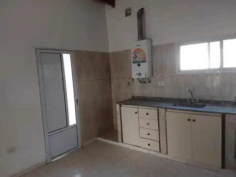 Casa en Alquiler con 1 cochera