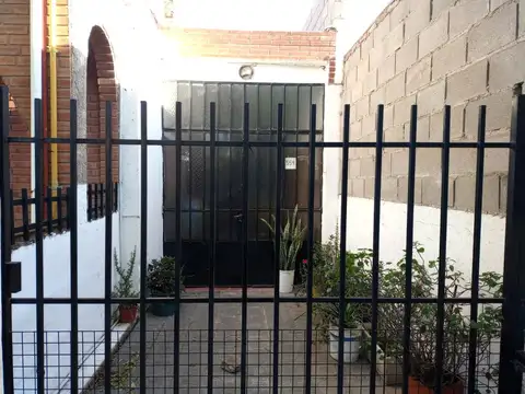Depto Tipo Casa en Venta con 1 cocheras
