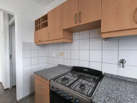 Departamento en Alquiler en Republica De La Sexta, $ 550.000