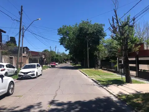 Casa en Venta con 5 cocheras