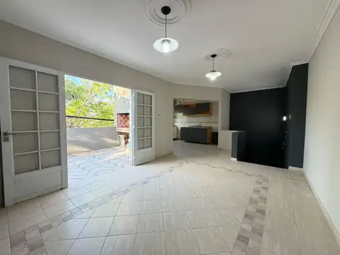 VENTA EN SANTA FE - CASA EN PLANTA BAJA, DOS DORMITORIOS PATIO Y COCHERA