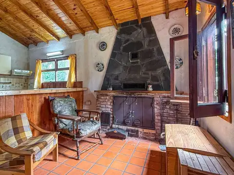 Casa 4 ambientes con 2 baños
