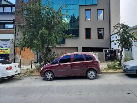 Amplio local comercial interno an alquiler