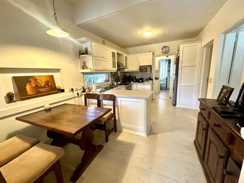 Casa 5 ambientes con 3 baños