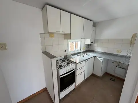 Departamento en Alquiler en Republica De La Sexta, $ 420.000