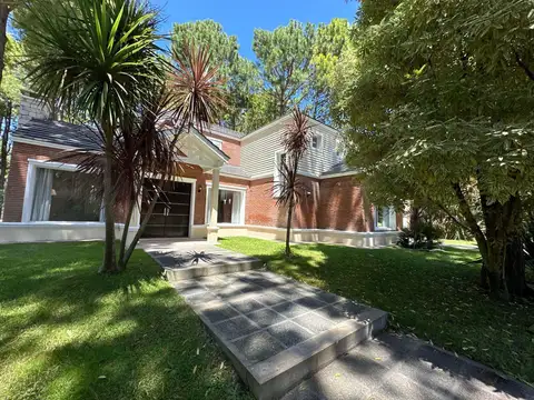 Casa en Venta - 3 Dormitorios 2 Baños - 1042mts2 - Pinamar