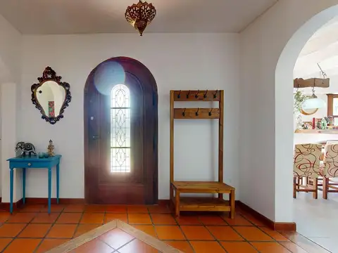 Casa en Venta con 4 cocheras