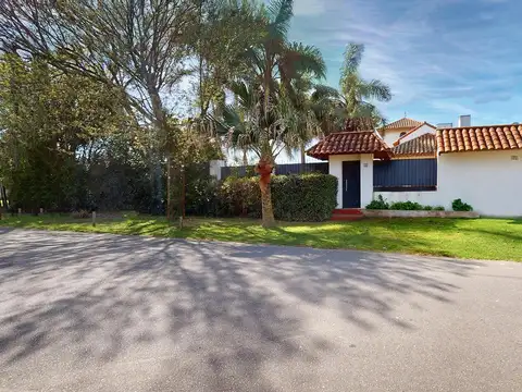 Casa  en venta en Villa Elisa