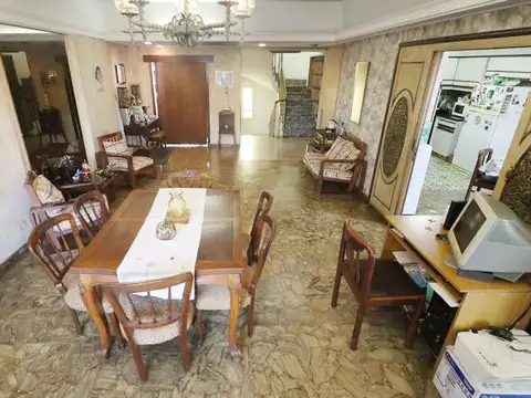 Venta casa 7 ambientes cochera terraza, Versalles