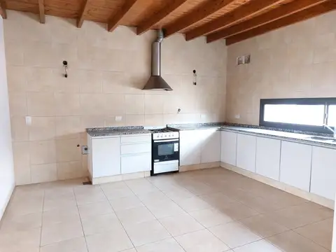 Departamento en Alquiler en Maipú, $ 650.000