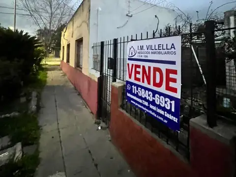 Casa en venta en José León Suarez!