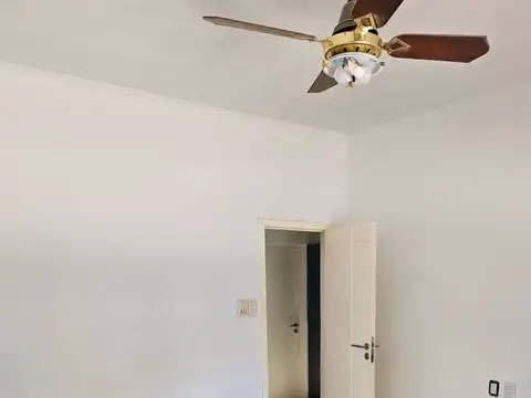 Casa 6 ambientes con 1 baño