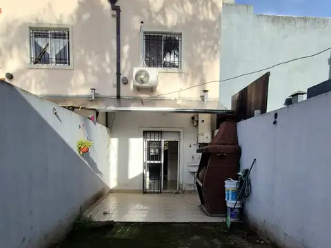 Vendo Duplex 4 Ambientes con cochera