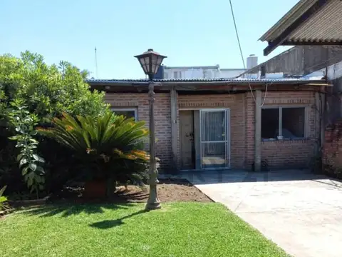 Venta casa de 2 ambientes Lanús Este