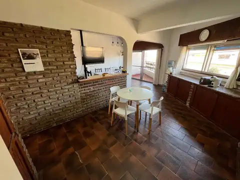 CASA 3 DORMITORIOS + OFICINA + GALPON / DEPOSITO- ITUZAINGO