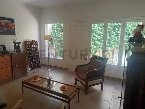VENTA DE IMPORTANTE PROPIEDAD EN BARRIO RESIDENCIAL