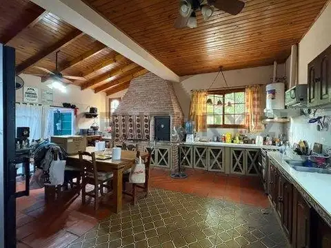 CASA EN VENTA 6 AMBIENTES SAN MIGUEL DEL MONTE