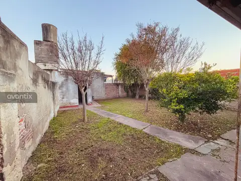 Propiedad en venta con 2 habitaciones y cochera