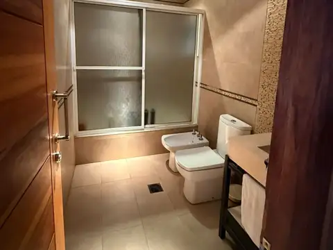 VENTA DE CASA DE CATEGORIA EN ALTO CHALLAO. 