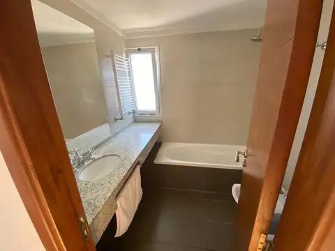 Casa en Alquiler de 3 dormitorios