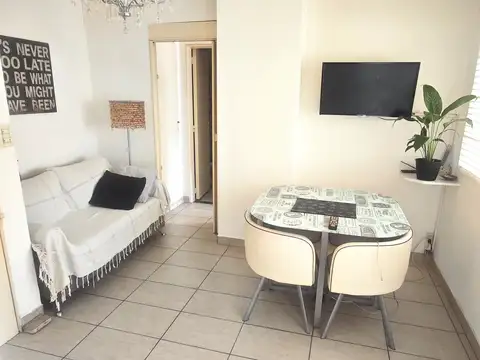 DEPARTAMENTO EN VENTA 2 AMBIENTES (CON ESCRITORIO O DORMITORIO SECUNDARIO) - EXCELENTE UBICACION RAMOS MEJIA