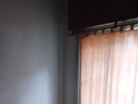 Casa esquina de 4 ambientes, con garage en lote propio . oportunidad FINANCIA