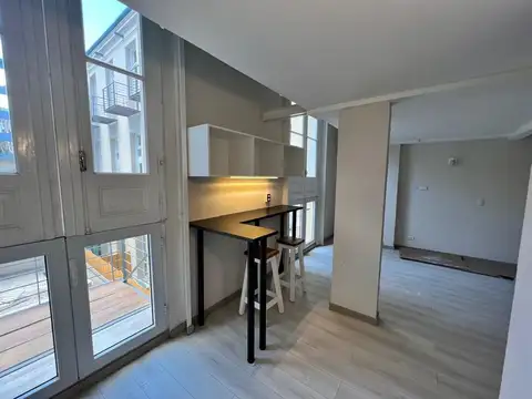 Hipólito Yrigoyen 2400