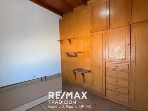 Venta 3 CASAS en un terreno, próximo Av. Sarmiento
