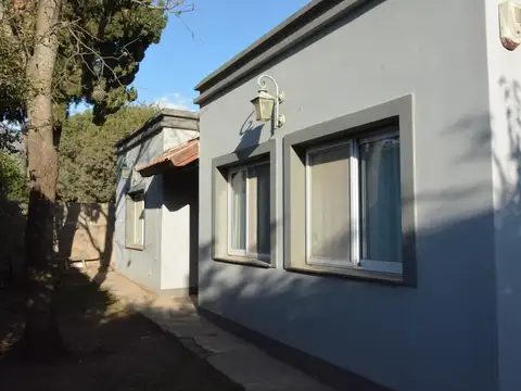 Casa en Venta con 3 cocheras