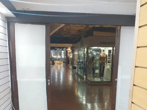 Local en Venta 65 años