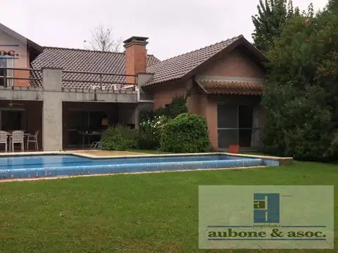 Casa en Alquiler de 4 dormitorios