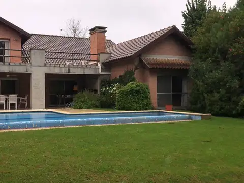 Casa en Alquiler de 4 dormitorios