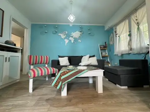 Casa 4 ambientes con 2 baños