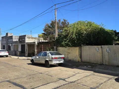 SE VENDE  Casa a reciclar o demoler sobre terreno de 607 m2 céntrico 