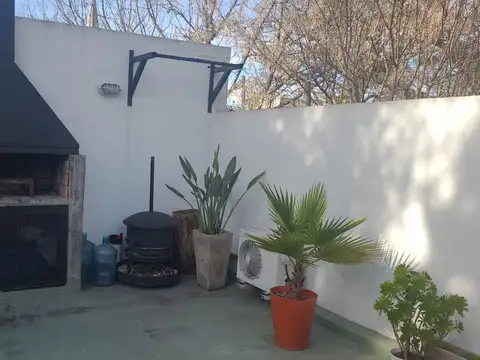 FLORIDA  Casa 3 Ambientes 2 dormitorios con patio,Terraza c/parrilla y ducha Todo a nuevo.