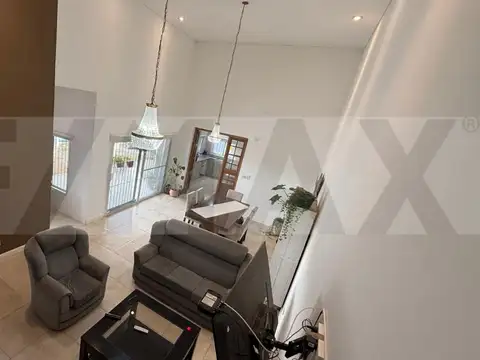 VENTA CASA BARRIO STEFENELLI