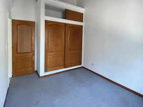 Depto Tipo Casa 4 ambientes con 2 baños